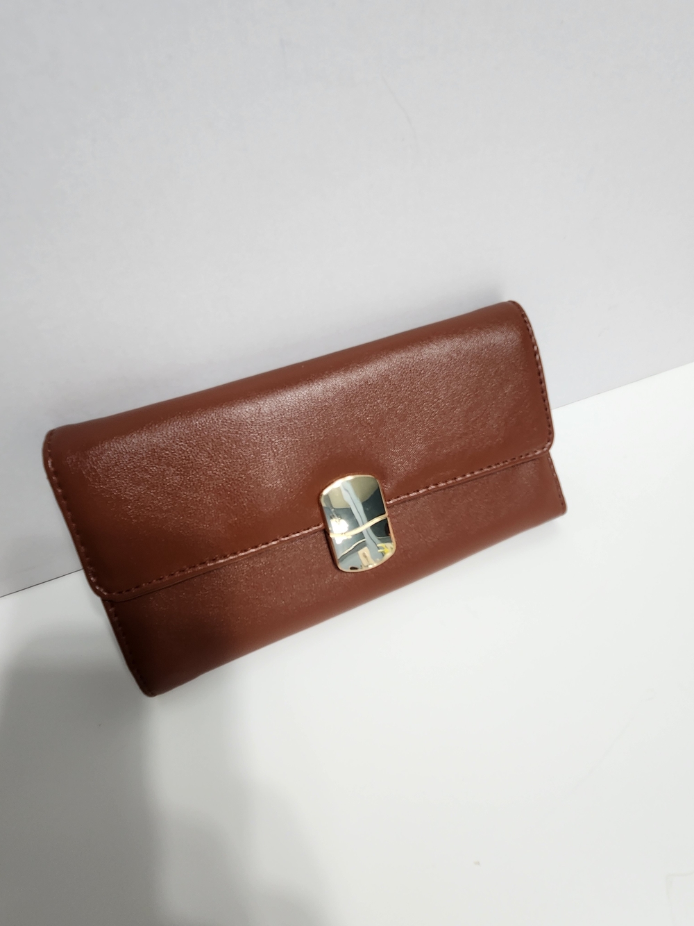 Time and Tru Women's Kinsley Wallet, Cognac